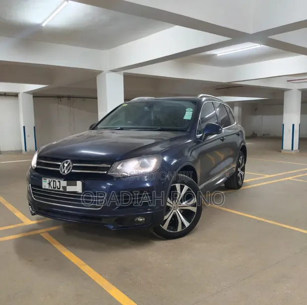 Volkswagen Touareg 2016 Blue - 1