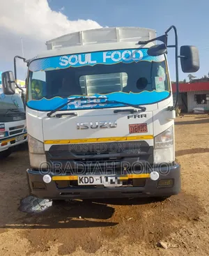 Isuzu FRR Covered Body Truck