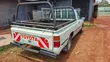 Toyota Hilux 2000 Pearl - 4