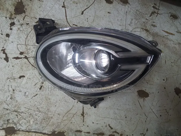 Toyota Passo Moda 2018 Xenon Headlight - 1