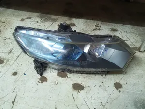 Honda Insight 2012 Headlights (Non-Xenon)