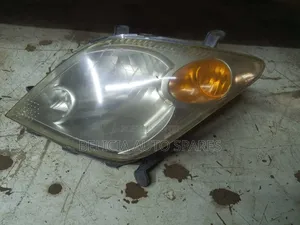 Kikoi cha Mwangaza cha Toyota IST 2005 Xenon