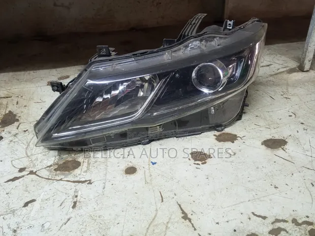Nissan Serena 2015 Xenon Headlights - 1