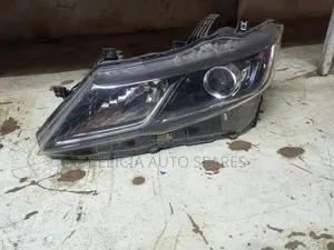Nissan Serena 2015 Xenon Headlights
