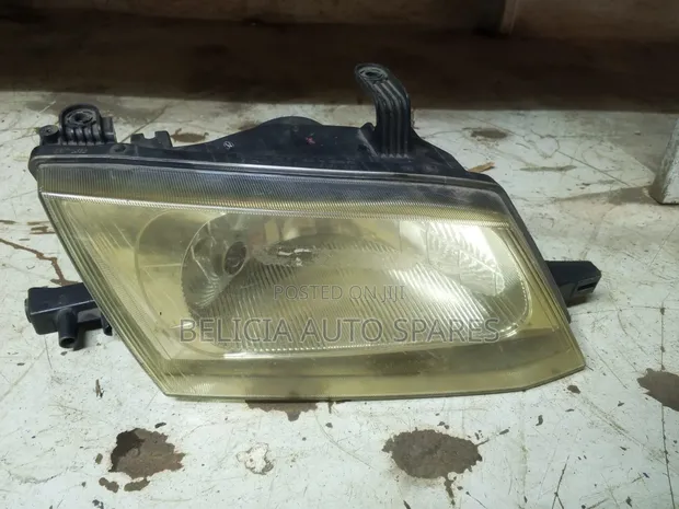 Nissan Advan 2005 Headlights (Non-Xenon) - 1