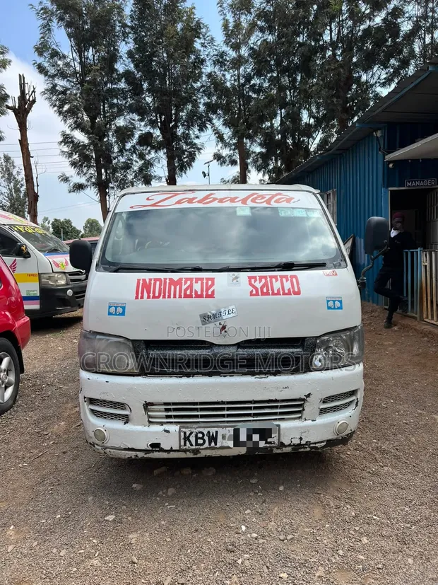 Toyota HiAce 2009 White - 1