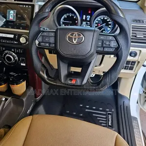 Steringi ya Toyota Land Cruiser GR Sport na Vitufe