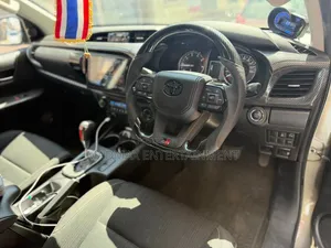 Usukani wa Carbon Fiber GR kwa Toyota Hilux Revo/Fortuner 2018+