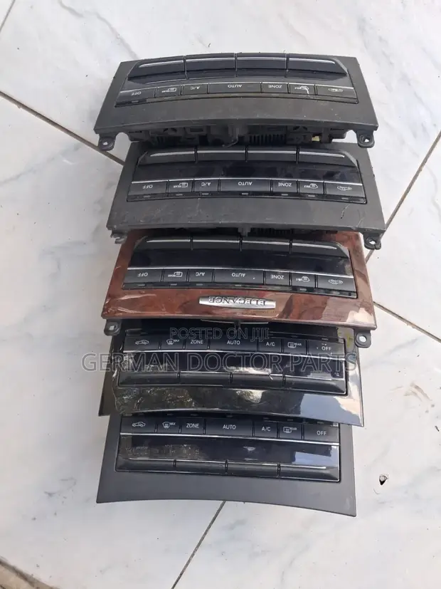 Moduli ya Udhibiti wa Hali ya Hewa ya AC ya Mercedes-Benz W212 E-Class - 1