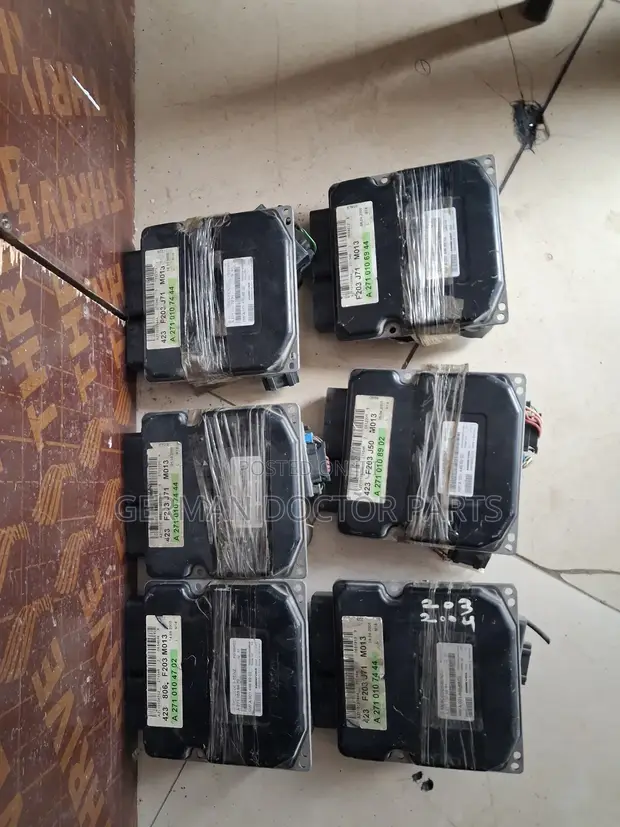 Mercedes-Benz W203 M271 Lockets na ECUs (Zilizotumika) - 1