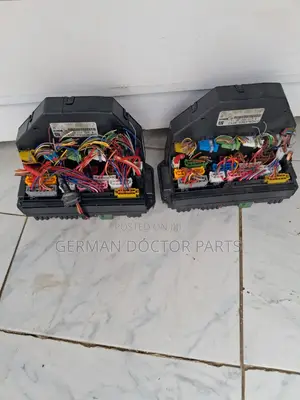 Mercedes-Benz W212 Signal Acquisition Module