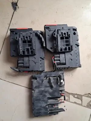 Mercedes-Benz W212 Front Prefuse Box (F32)