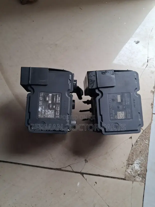 Mercedes-Benz W204 ESP Module (2007-2014) - 1