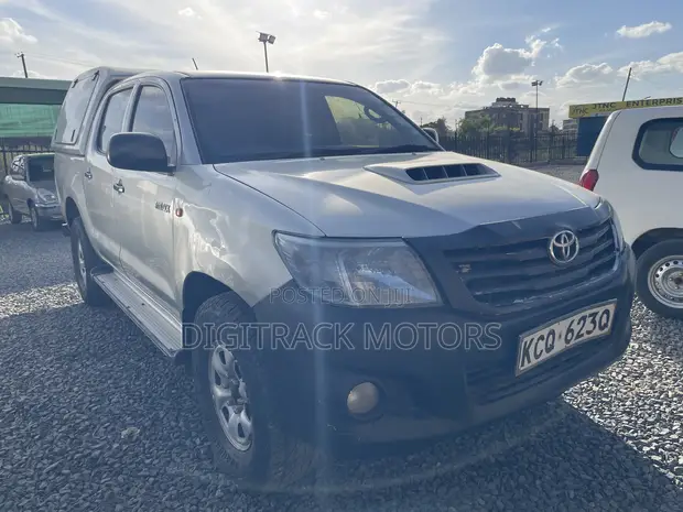 Toyota Hilux 2011 Double Cab - 1