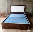 Kitanda cha 5x6 cha Bodi ya Brown na Kitambaa Nyeupe - 2