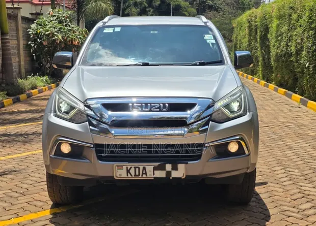 Isuzu MU-X 2021 Silver - 1