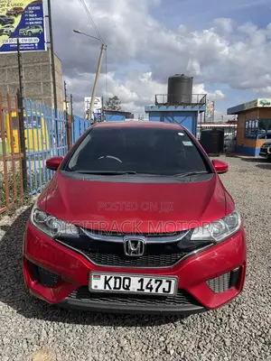 Honda Fit 2017 Nyekundu