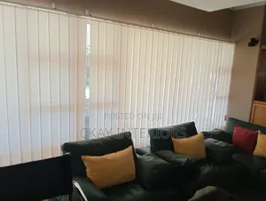 Vertical Blinds za Kisasa kwa Ofisi