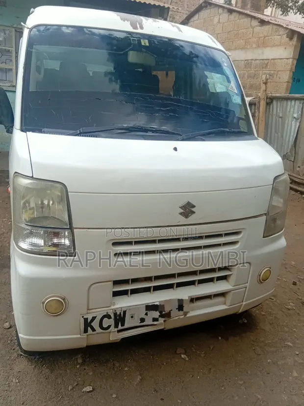 Suzuki Every Wagon 2012 White - 1