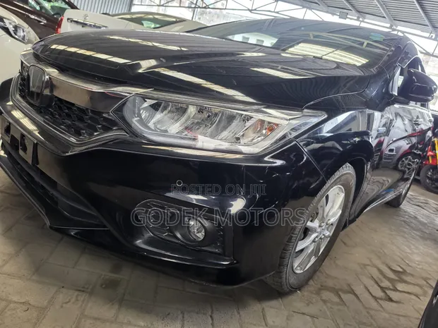 Honda Grace Hybrid 2019 Black - 1