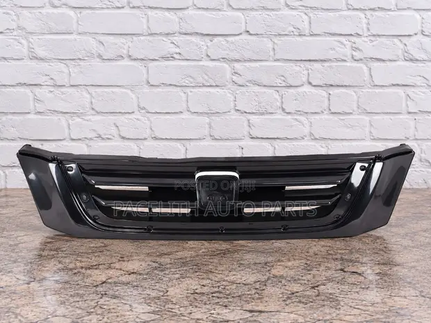 Honda CR-V RD Front Grille (1999-2001) - 1