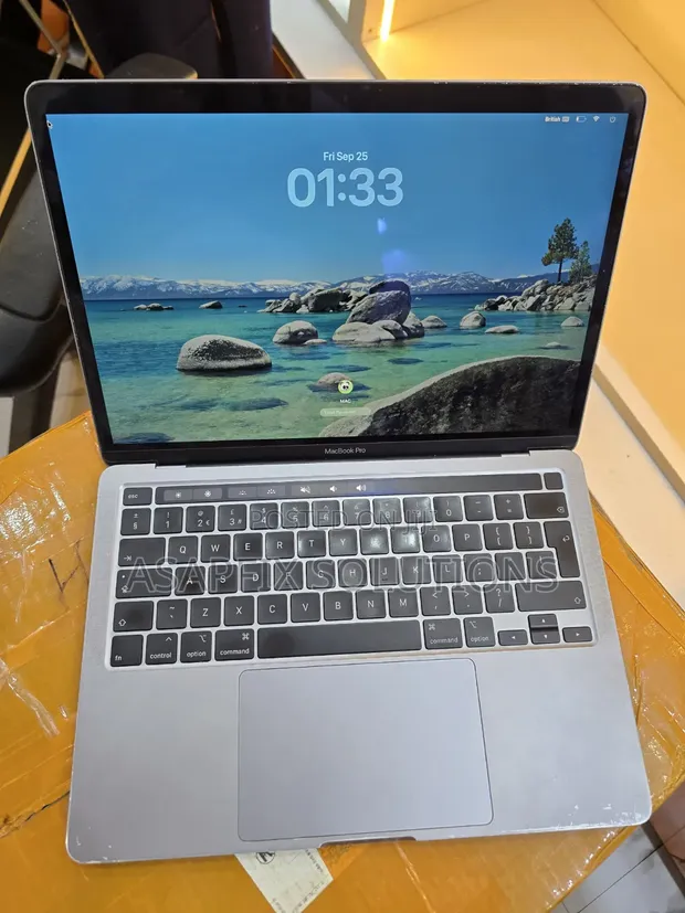 Apple MacBook Pro 2020 13" Intel Core i7 16GB RAM 512GB SSD - 1
