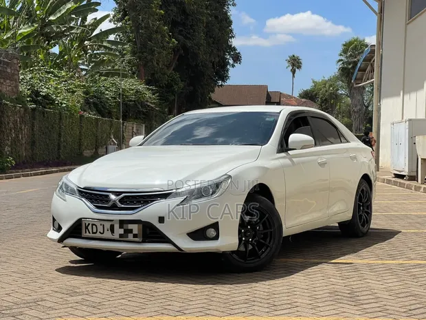 Toyota Mark X 2.5 RWD 2015 - 1