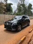 Mercedes-Benz GLE-Class 2018 Nyeusi - 2