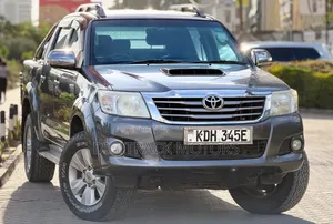 Toyota Hilux Double Cab 2015