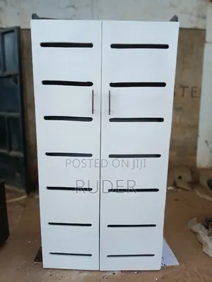 Wardrobe/TV Stand Iliyotengenezwa Kitaalamu