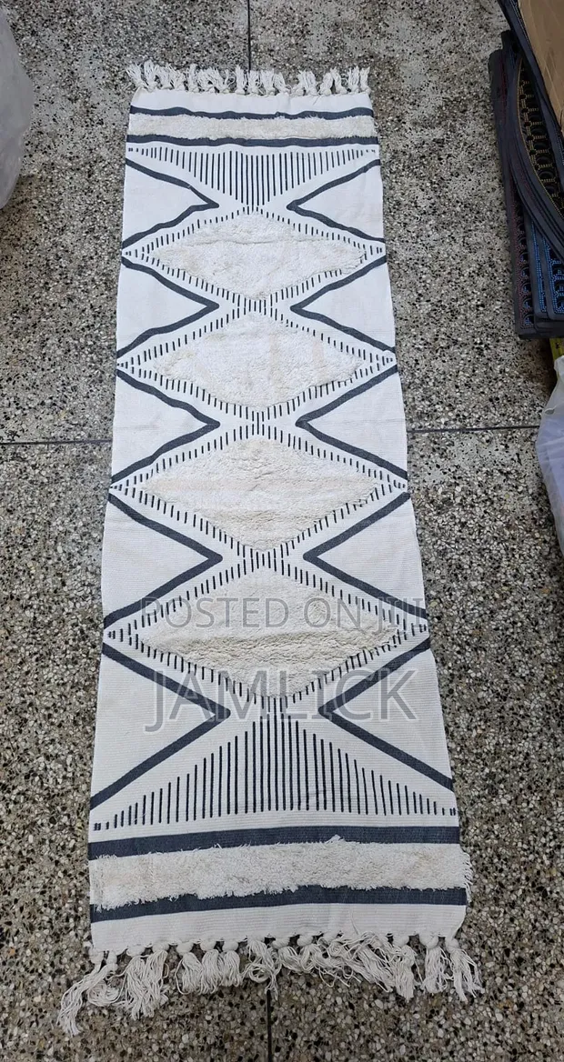 Cotton Linen Mat with Tassels 60x180cm - 1