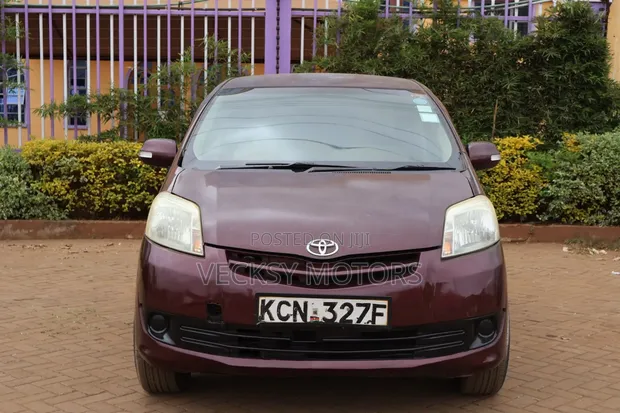 Toyota Passo Sette 2010 Maroon - 1