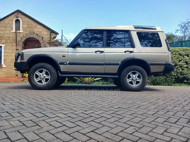 Land Rover Discovery 2 (2005) - 7 Seater - 1