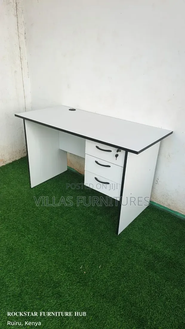 High Class Office Desk - 1