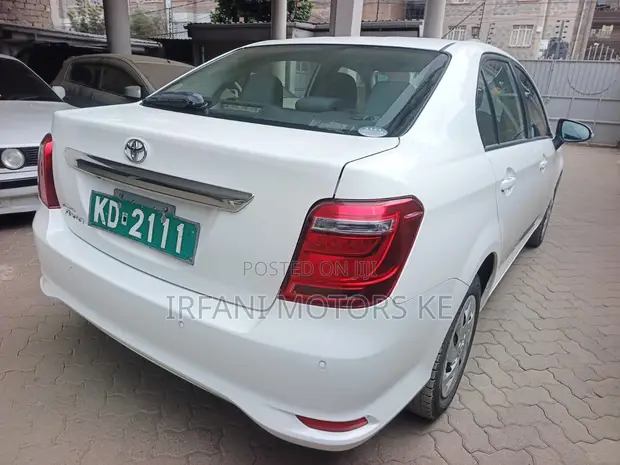 Toyota Axio 1.5 G 4WD 2020 White - 1