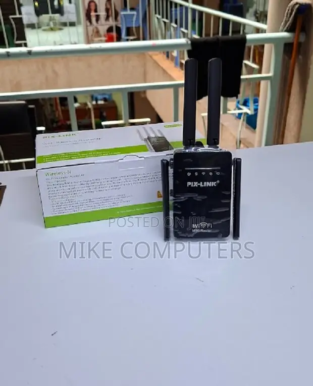 Wireless WiFi Repeater EU Plug, 300Mbps - 1