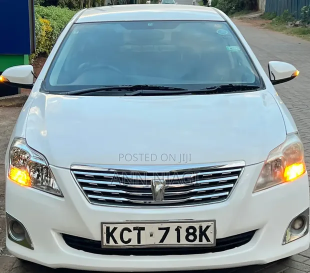 Toyota Premio 2013 Silver - 1