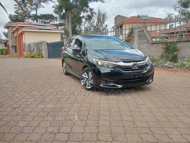 Honda Fit Shuttle 1.5 Hybrid 2WD 2019 Black - 1