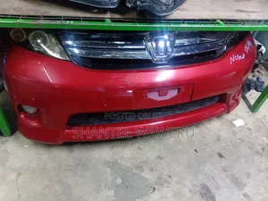 Toyota Isis Nosecut 2012