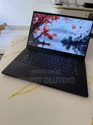 Razer Blade 15 Advanced Laptop - Intel Core i7, 16GB RAM, 1TB SSD