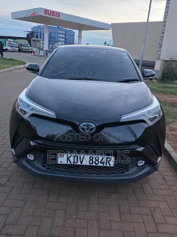 Toyota C-HR 2018 Black Hybrid - 1