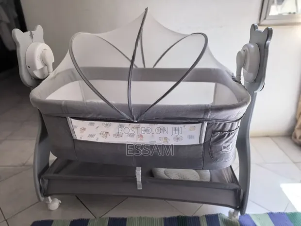 Baby Electric Auto Swing Bed / Newborn Bassinet - 1