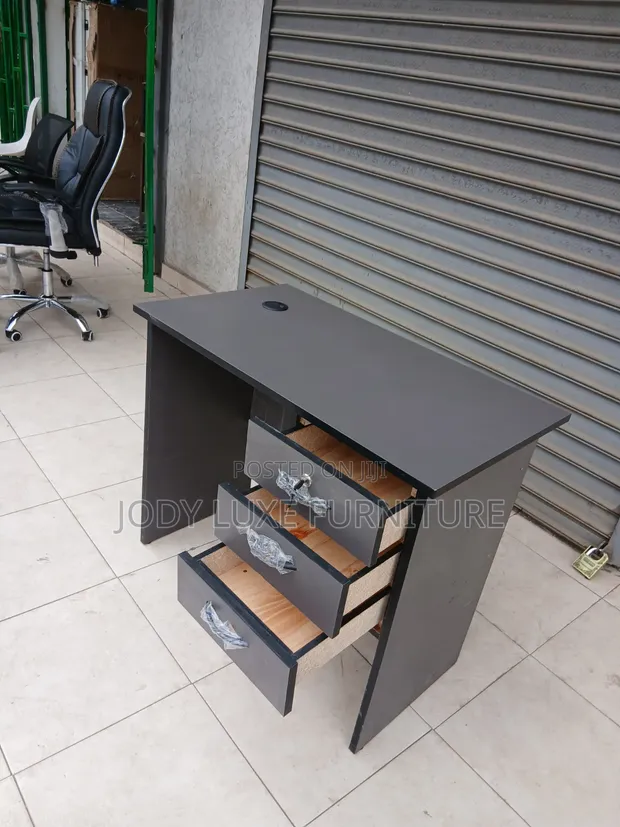 Boss Office Products Modern Office Desk - 1