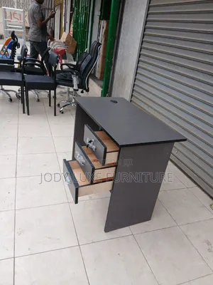 Boss Office Products Modern Office Desk