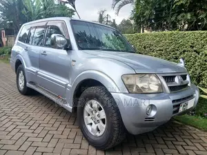 Mitsubishi Pajero 2005 Silver