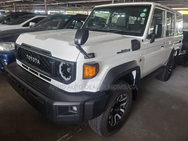 Toyota Land Cruiser 76 Series Mpya 2023 Nyeupe - 1