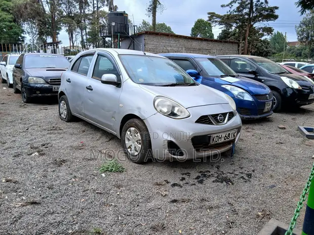 Nissan March 2015 Silver - 1
