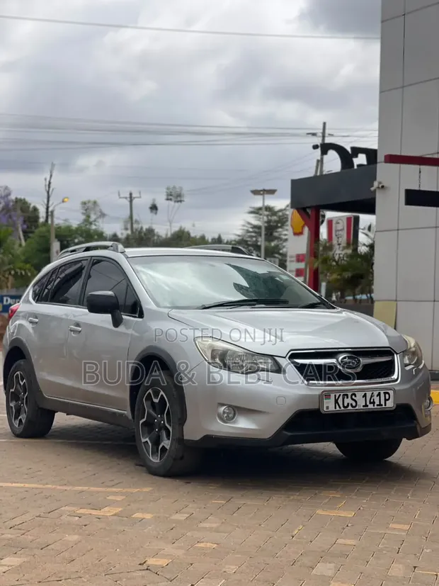 Subaru XV 2012 Silver - 1