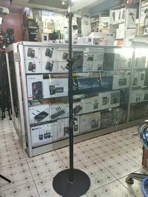 Adjustable Studio Light Stand 1.5m Round Base