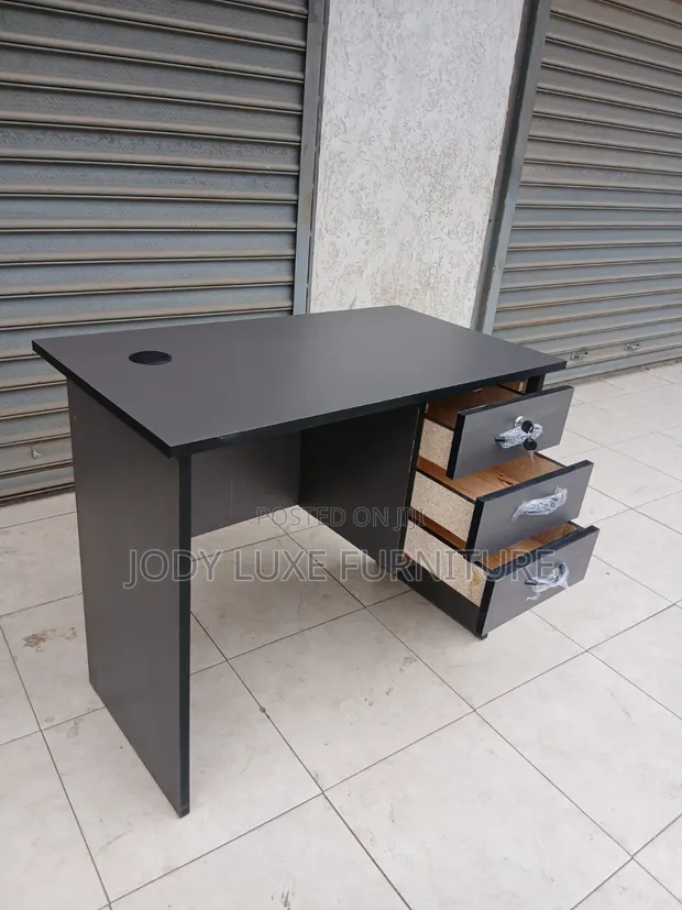 Boss Office Products Modern Office Desk - 1